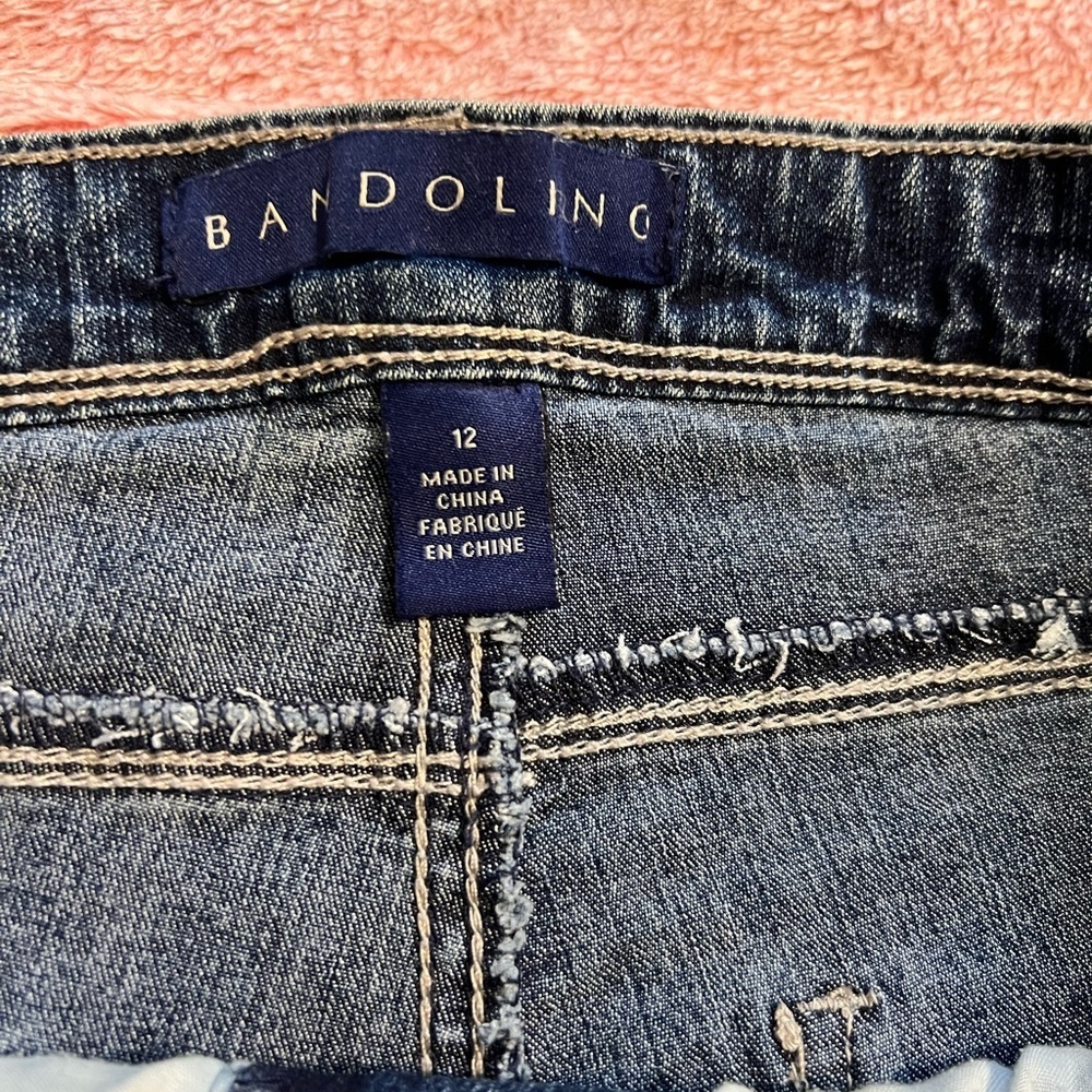 #212 Bandolino denim shorts - Picture 7 of 8
